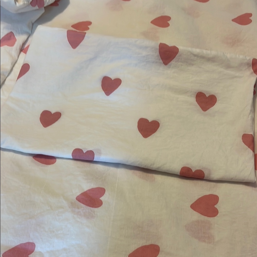 Like new! IKEA Barndröm Bedding with Pink Hearts